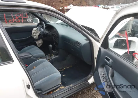 1993 Toyota Camry Le z USA, uszkodzony, nr VIN 4T1VK12W0PU053173